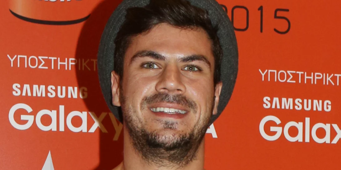 Άκης Πετρετζίκης | Αυτό είναι το φύλο του μωρού που περιμένει η σύντροφός του (pic)