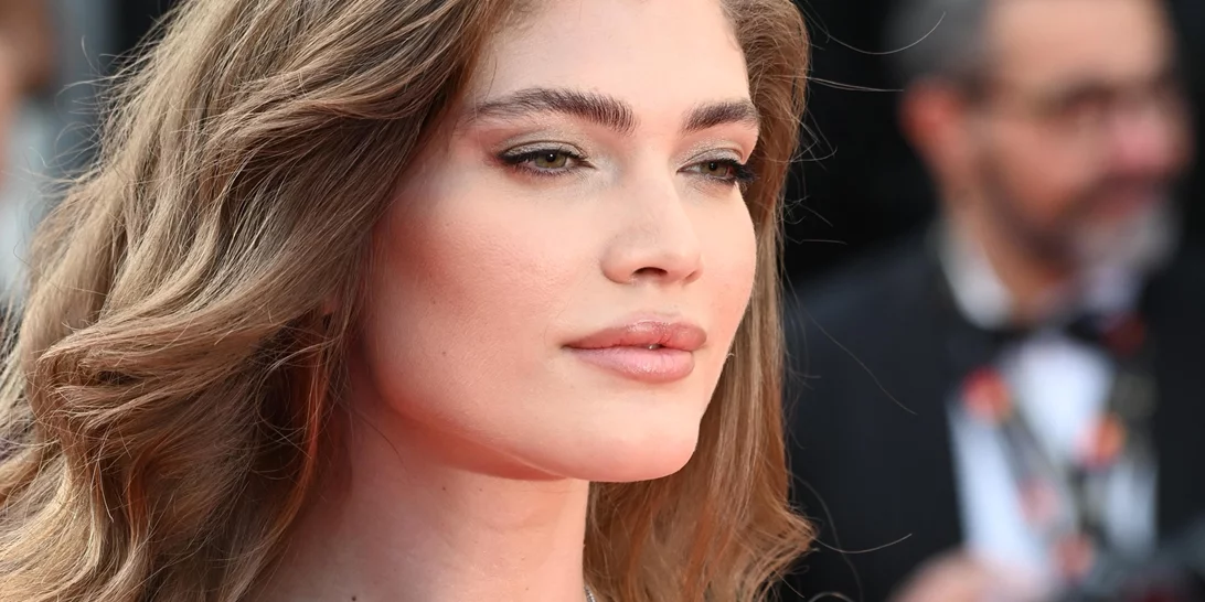 Το "latte brunette" είναι το γλυκό καστανό που ταιριάζει τόσο σε μελαχρινές όσο και σε ξανθές γυναίκες