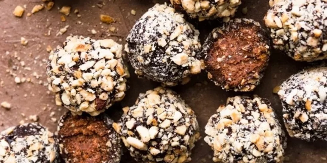 Σου περίσσεψε τσουρέκι; Φτιάξε τα πιο εύκολα τρουφάκια σοκολάτας