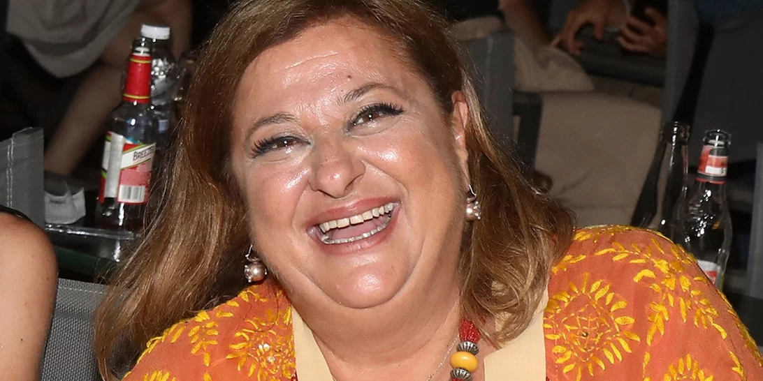 Η Ελισάβετ Κωνσταντινίδου με πιο ανοιχτόχρωμα μαλλιά από ποτέ