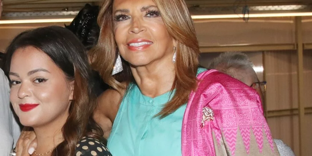 Μαριτίνα Ντενίση | Με μαύρο ολόσωμο μαγιό σε παραλία στον Κάλαμο