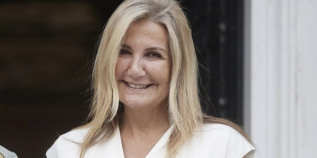 Η Μαρέβα Μητσοτάκη στο Λονδίνο - Το φυσικό μακιγιάζ που της έδωσε λάμψη