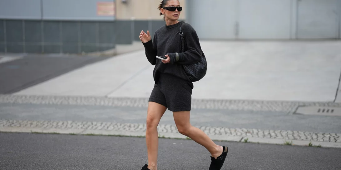 H μίνι καπιτονέ τσάντα από τη συλλογή της Oysho είναι το must-have αξεσουάρ του χειμώνα