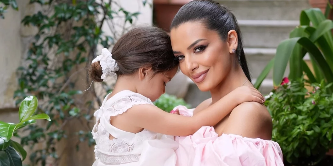 Μίνι εξόρμηση για την Νικολέττα Ράλλη και την κόρη της