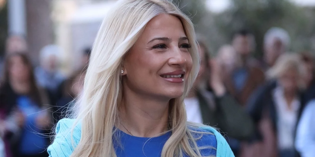 Φαίη Σκορδά | Με στιλάτη leopard εμφάνιση και καφέ γόβες