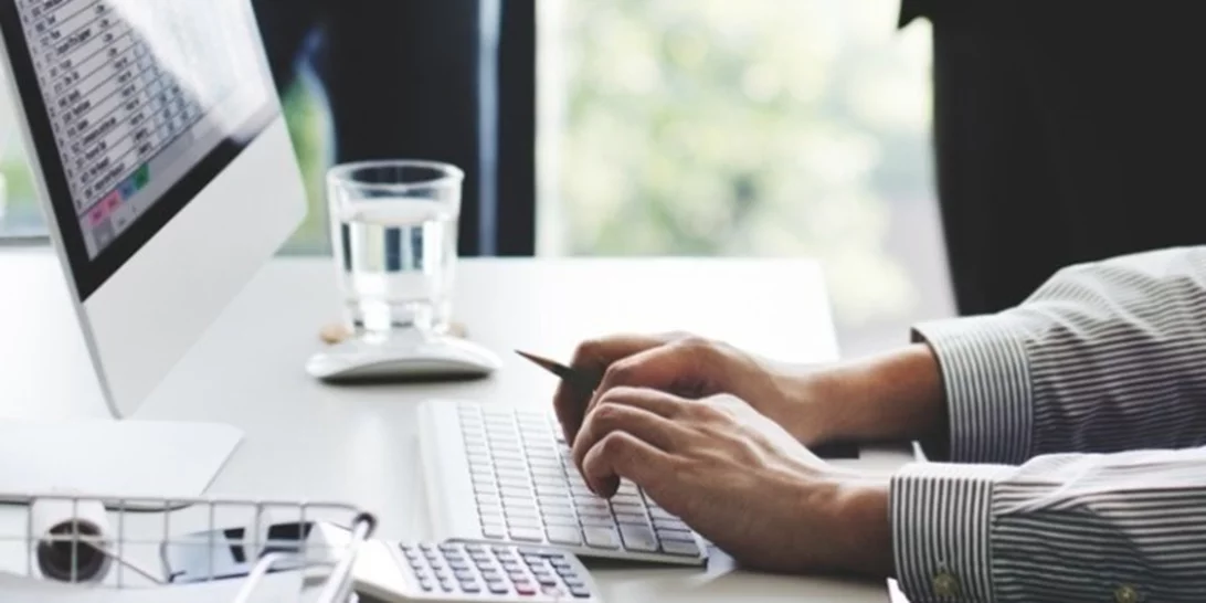 Λήγει τα μεσάνυχτα η παράταση της προθεσμίας για την υποβολή των φορολογικών δηλώσεων