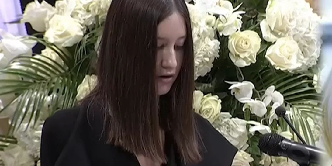 Φώφη Γεννηματά: "Αντίο μαμά, είσαι μαχήτρια" - Σπαρακτικός ο επικήδειος της 15χρονης κόρης της, Κατερίνας [βίντεο]