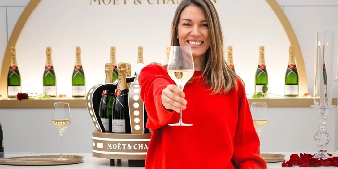 Sip, paint and share the love | Μια ξεχωριστή βραδιά αφιερωμένη στον έρωτα