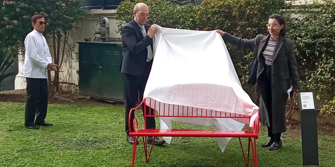 "Κόκκινο παγκάκι": Μια πρωτοβουλία ενάντια στη βία κατά των γυναικών