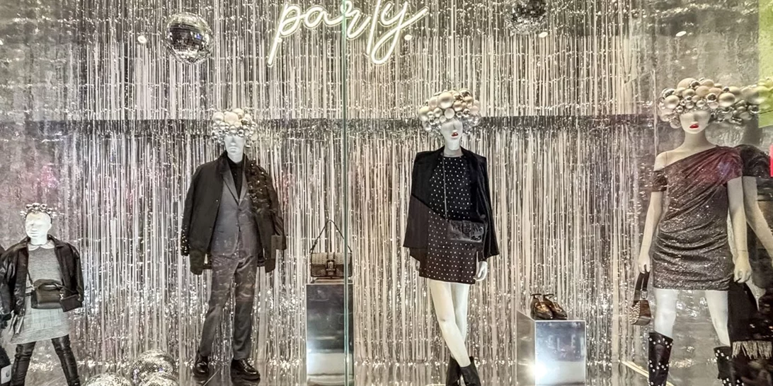 Το χριστουγεννιάτικο ταξίδι ξεκινά στα notos | Μια έκρηξη silver glamour και disco ρυθμού