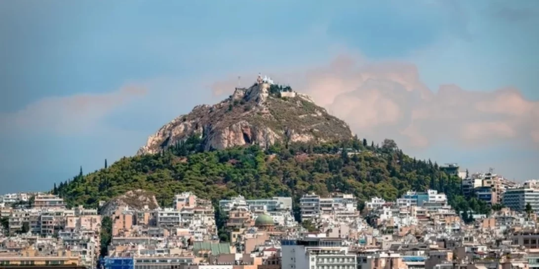 Πόσα Airbnb χωράει πια η Αθήνα;