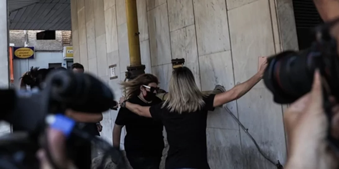 Ασφυκτική πίεση στη Δήμητρα Πισπιρίγκου για το βράδυ που πέθανε η Ίριδα - Κατάθεση 10 ωρών και αντιφάσεις