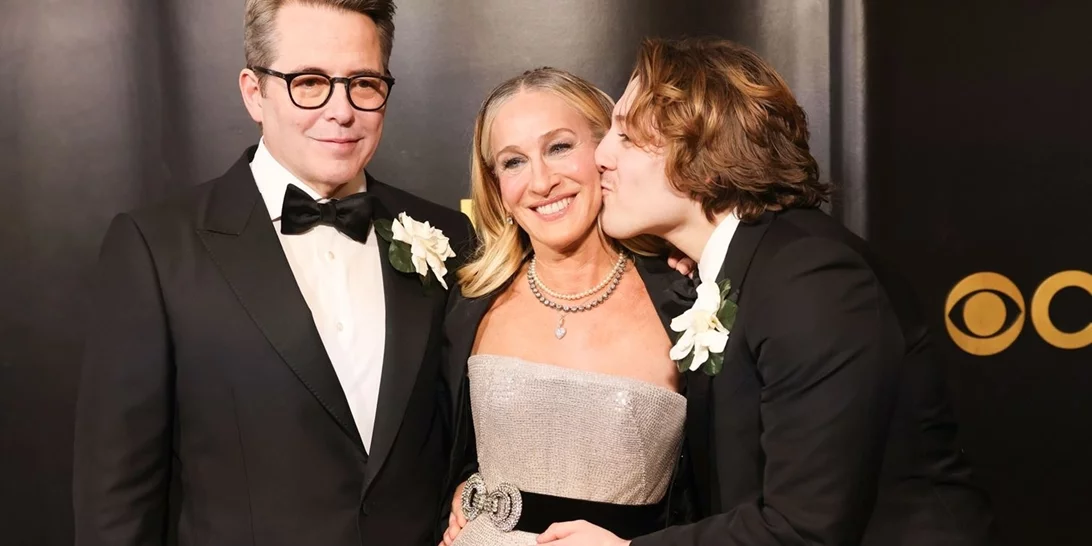 Sarah Jessica Parker | Με τον ενήλικο γιο της και τον σύζυγό της σε μία σημαντική στιγμή για την ίδια