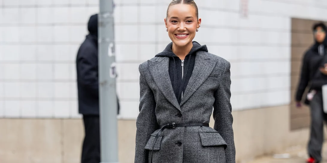 Γιατί είναι τόσο δημοφιλές αυτό το γκρι σακάκι στο TikTok;