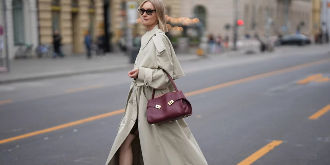 New Year’s Glam | Η ρετρό λεπτομέρεια που θα απογειώσει το καρέ σου στο ρεβεγιόν