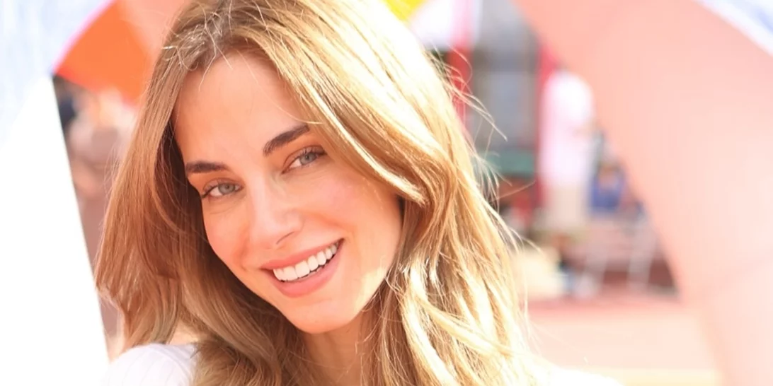 Η Δούκισσα Νομικού σε μία τρυφερή αγκαλιά με τα παιδιά της | Το μήνυμα για το μέλλον