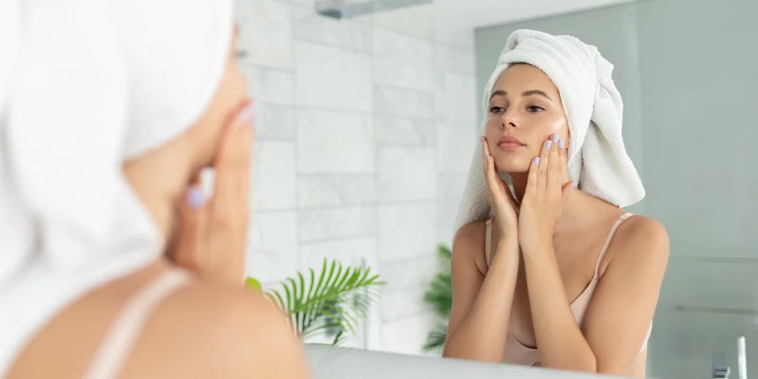 5 ευρέως διαδεδομένες skincare συμβουλές που πρέπει να σταματήσεις να ακολουθείς