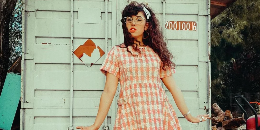 Νεφέλη Μεγκ | Ποια είναι η 25χρονη youtuber και stand up comedian που πήρε συνέντευξη από τον Κυριάκο Μητσοτάκη