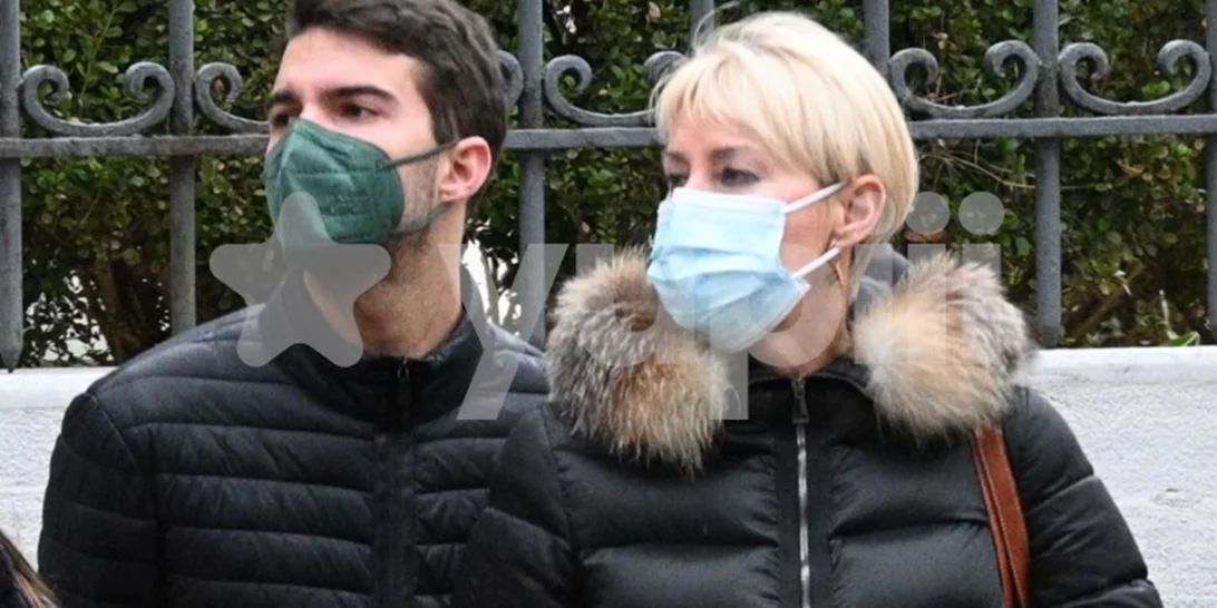Nατάσα Παζαΐτη | Σε σπάνια δημόσια εμφάνιση με τον γιο της, Αλέξανδρο