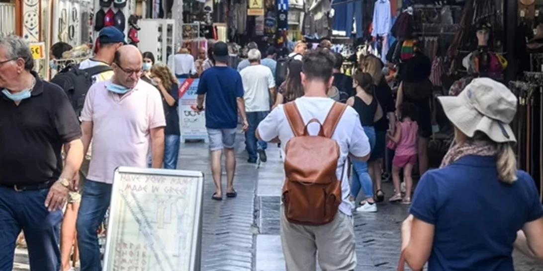 Γιατί ανεβαίνουν πάλι τα κρούσματα του κορονοϊού - Πόσο μεγάλος είναι ο κίνδυνος επαναλοίμωξης με Ομικρον