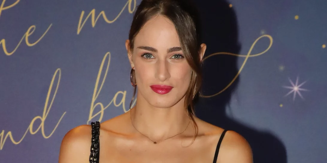 Είσαι καλεσμένη σε φθινοπωρινή βάφτιση; Η Μαρία Βοσκοπούλου προτείνει το κατάλληλο look