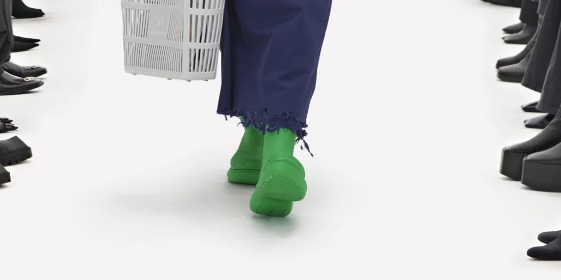 Σταμάτα ό,τι κάνεις | Αυτά είναι τα πιο "ugly shoes" της χρόνιας