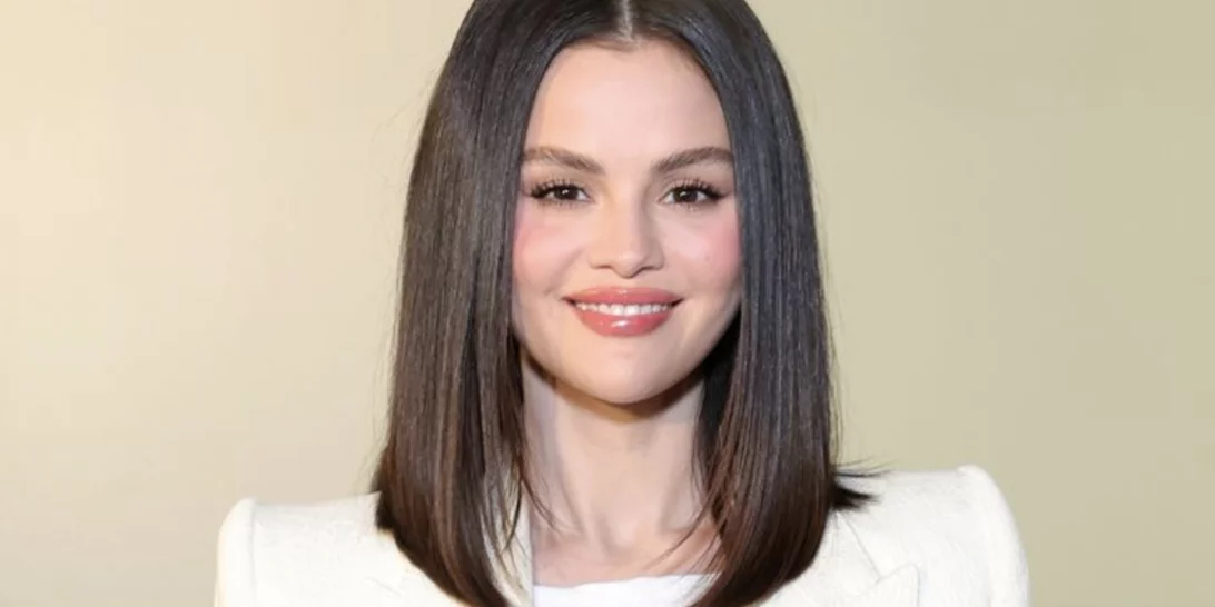 Mocha Rose Nails | Το χρώμα που έκανε viral η Selena Gomez και θα φορέσουμε όλες το φθινόπωρο