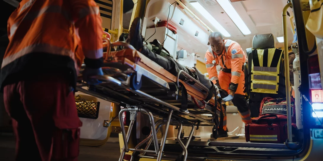 Κατάρρευση γέφυρας στην Πάτρα - Ψάχνουν για εγκλωβισμένους