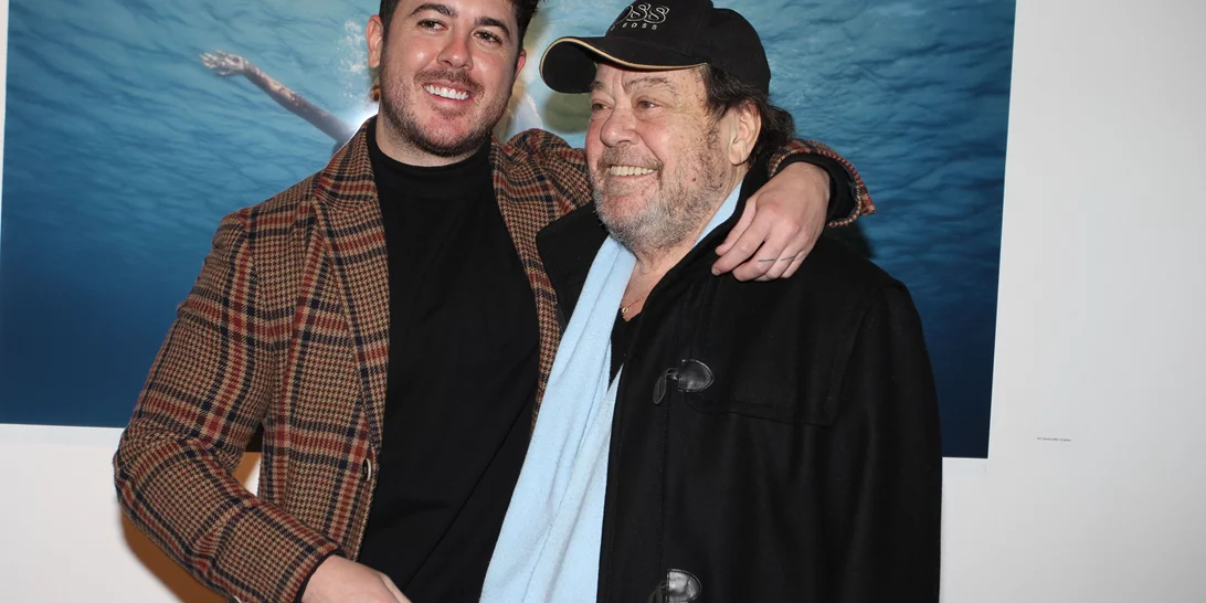 Γιάννης Πάριος | "Δεν επέλεξα εγώ να με αποκαλούν τροβαδούρο του έρωτα. Ο έρωτας με επέλεξε"