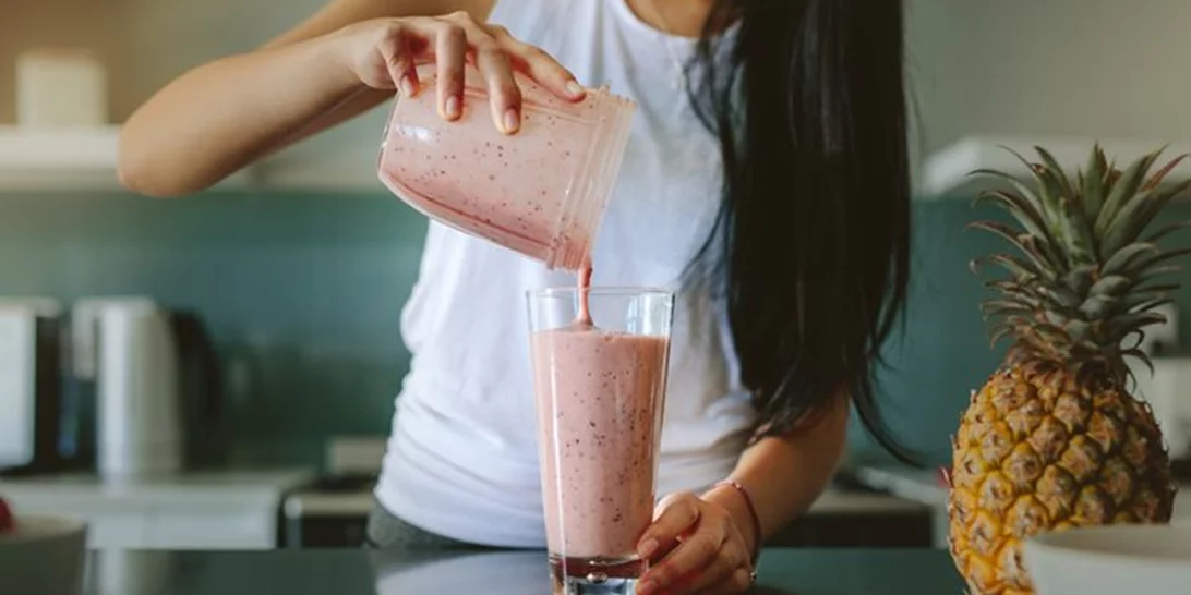 Τέσσερα υγιεινά smoothies που θυμίζουν γευστικά milkshake