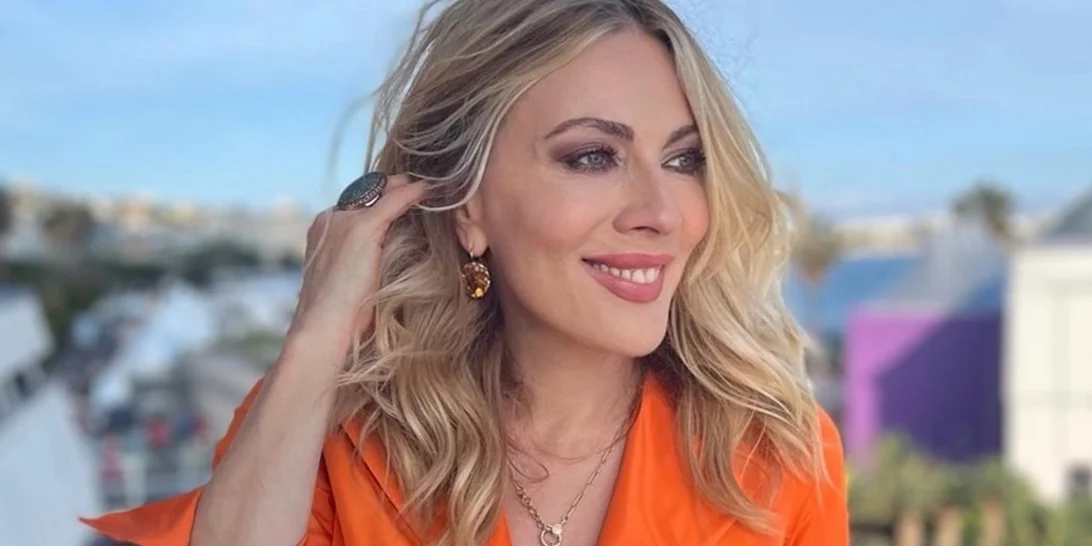 Γενέθλια για τη Σμαράγδα Καρύδη | Η εντυπωσιακή τούρτα και η βραδινή έξοδος στο πλευρό του Θοδωρή Αθερίδη