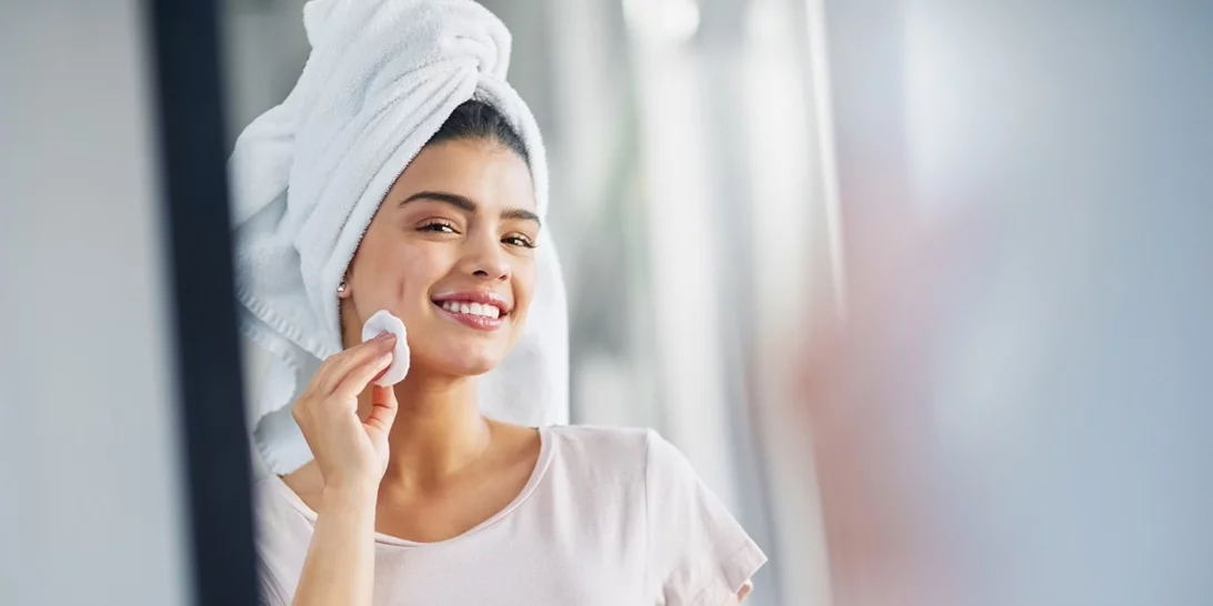 Τα 5 καλύτερα προϊόντα ντεμακιγιάζ ώστε να αφαιρείς με μια μόνο κίνηση ακόμα και το αδιάβροχο makeup