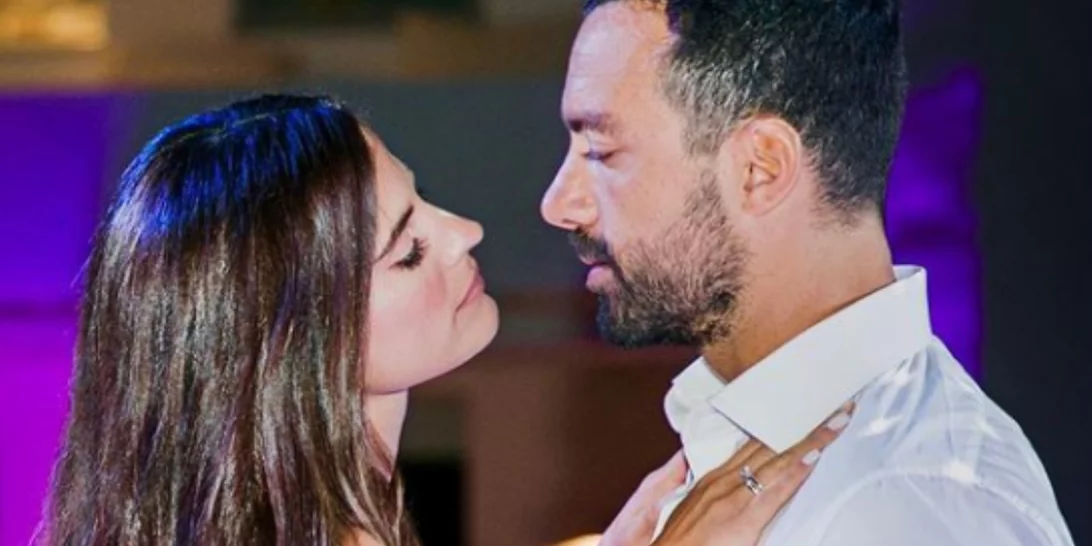 Σάκης Τανιμανίδης - Χριστίνα Μπόμπα | Η αποκάλυψη για τα ονόματα των δίδυμων κοριτσιών τους