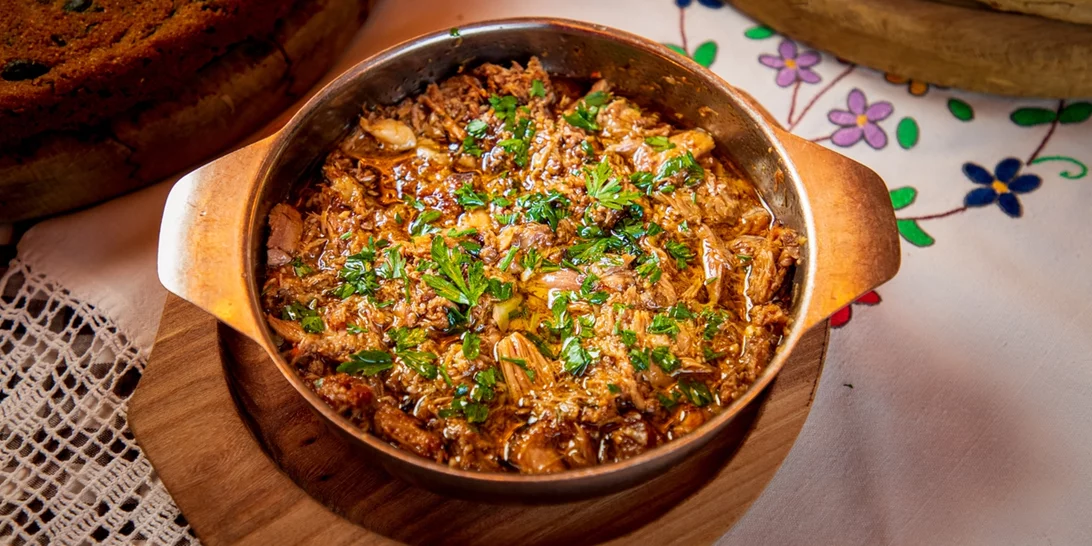 Το "γιουβέτσι της τεμπέλας" | Η εύκολη συνταγή με κιμά που δεν ήξερες ότι χρειάζεσαι