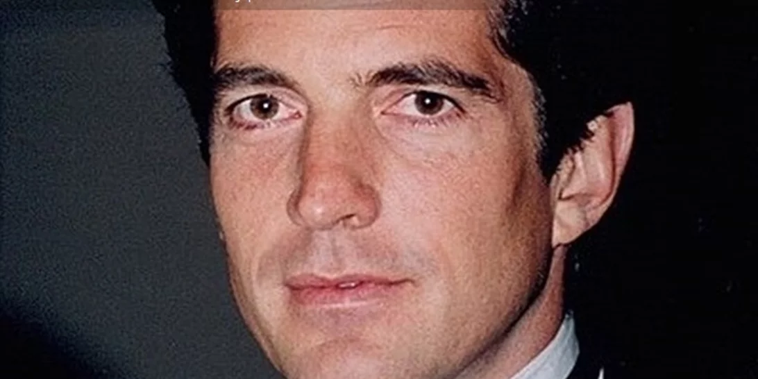 John Kennedy Junior | Ο αδικοχαμένος "πρίγκιπας" της Αμερικής σε ένα τρυφερό κλικ με την Jackie