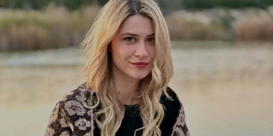 Εριέττα Μανούρη | Η εντυπωσιακή ομοιότητα με την αδελφή της, Εβίνα