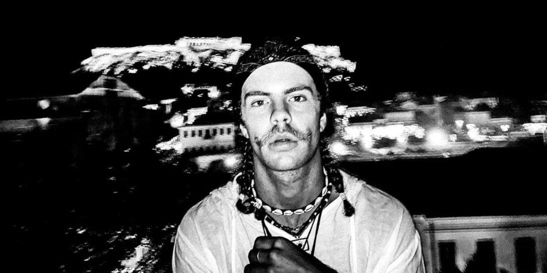 Άγγελος Λάτσιος | Φωτογραφίζει τον πατέρα του, Γιάννη Λάτσιο και την αδερφή του Βαλέρια στην έξοδό τους