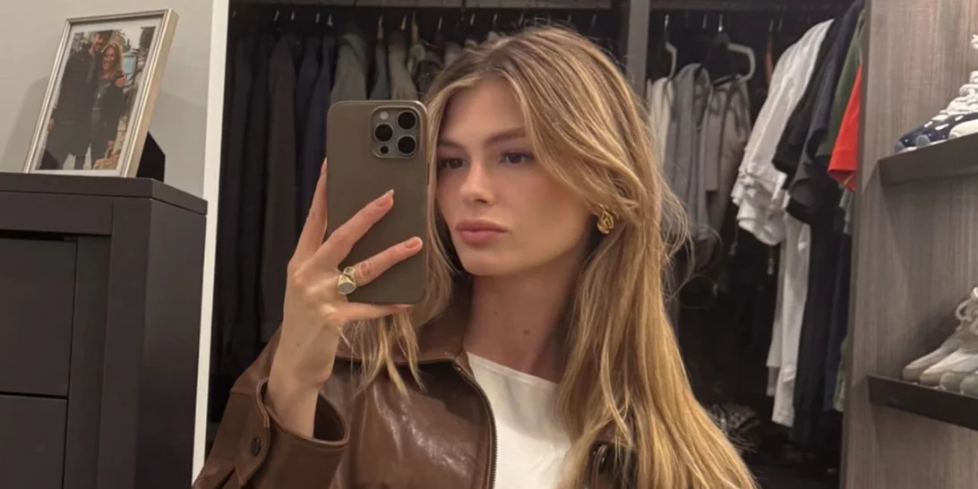 Η Αμαλία Κωστοπούλου φόρεσε το ιδανικό πανωφόρι για την περίοδο της άνοιξης