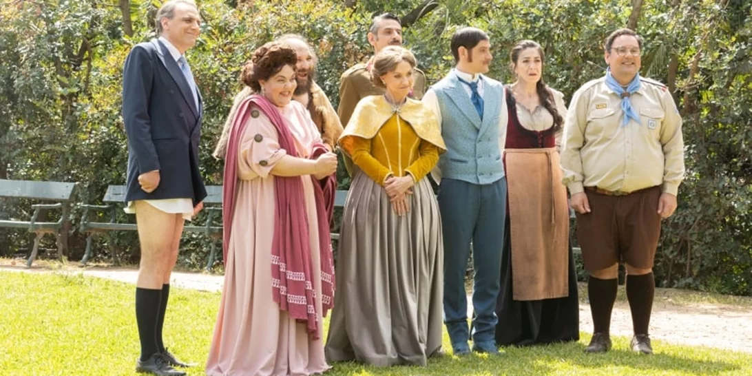 "Τα Φαντάσματα" | Το Armani σακάκι, το εφέ με τον "Ακέφαλο" και τα μυστικά για την κατασκευή των κοστουμιών