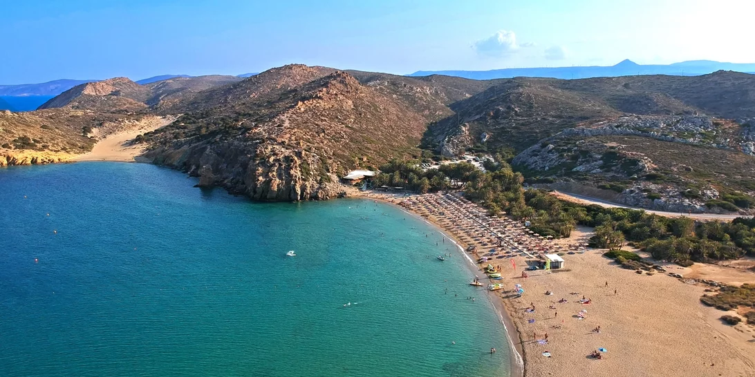 Η εξωτική παραλία που απέχει λιγότερο από 1 ώρα από το κέντρο της Αθήνας