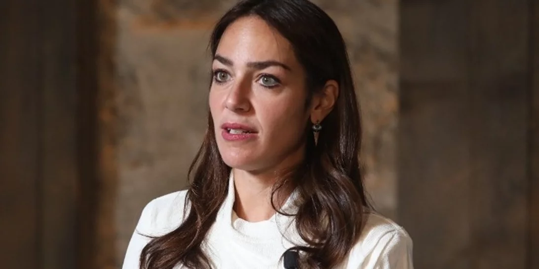 Λάμπει ολόκληρη | Η Δόμνα Μιχαηλίδου σε πολύ προχωρημένη εγκυμοσύνη