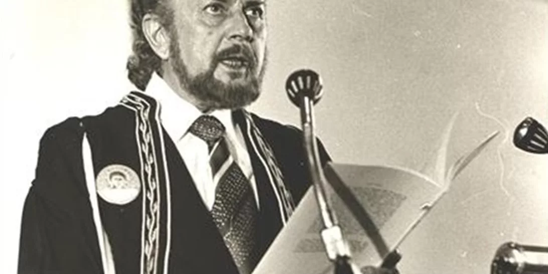 Γιάννης Ρίτσος | "Γιέ μου, σπλάχνο των σπλάχνων μου, καρδούλα της καρδιάς μου"