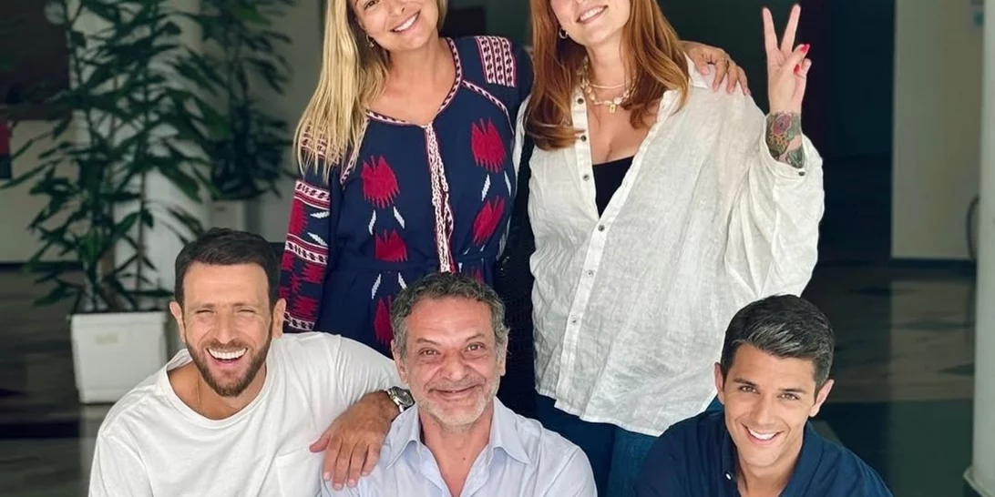 Επανένωση για τους "Weekenders" | Νικόλιζα, Καμπούρη, Μακρίδης και Πανόπουλος σε βραδινή έξοδο 3 μήνες μετά το τέλος της εκπομπής