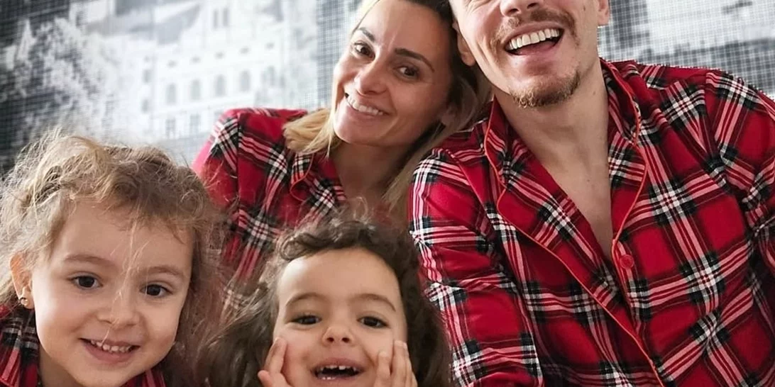 Η απόλυτη ταύτιση με τη Βασιλική Μιλλούση – Το βίντεο με όσα κάνει μόλις φεύγουν οι μικρές για σχολείο