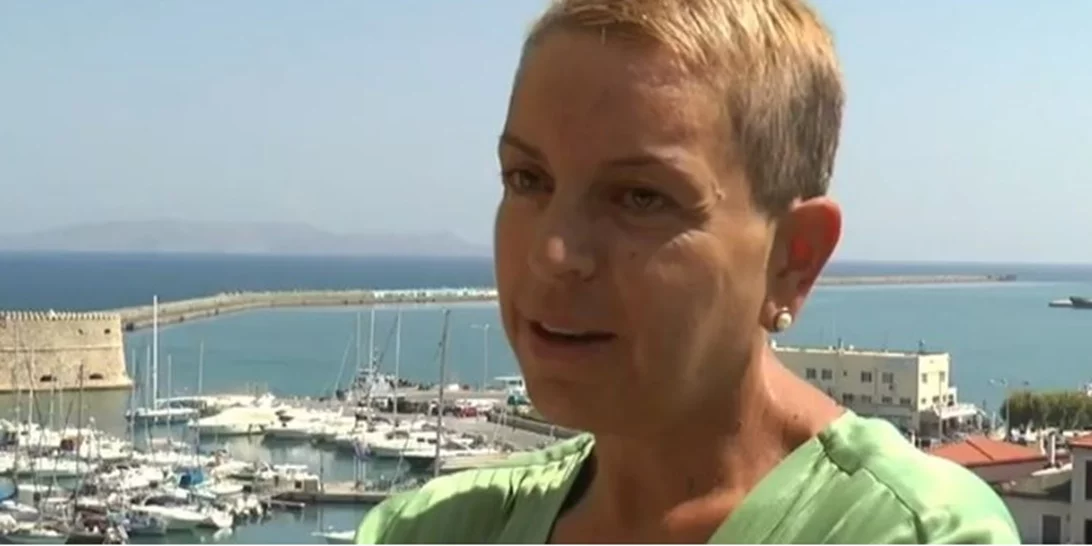 Αντιγόνη Ανδρεάκη | Η παρουσιάστρια που δίνει μάχη με τον καρκίνο του μαστού επέστρεψε στους τηλεοπτικούς δέκτες