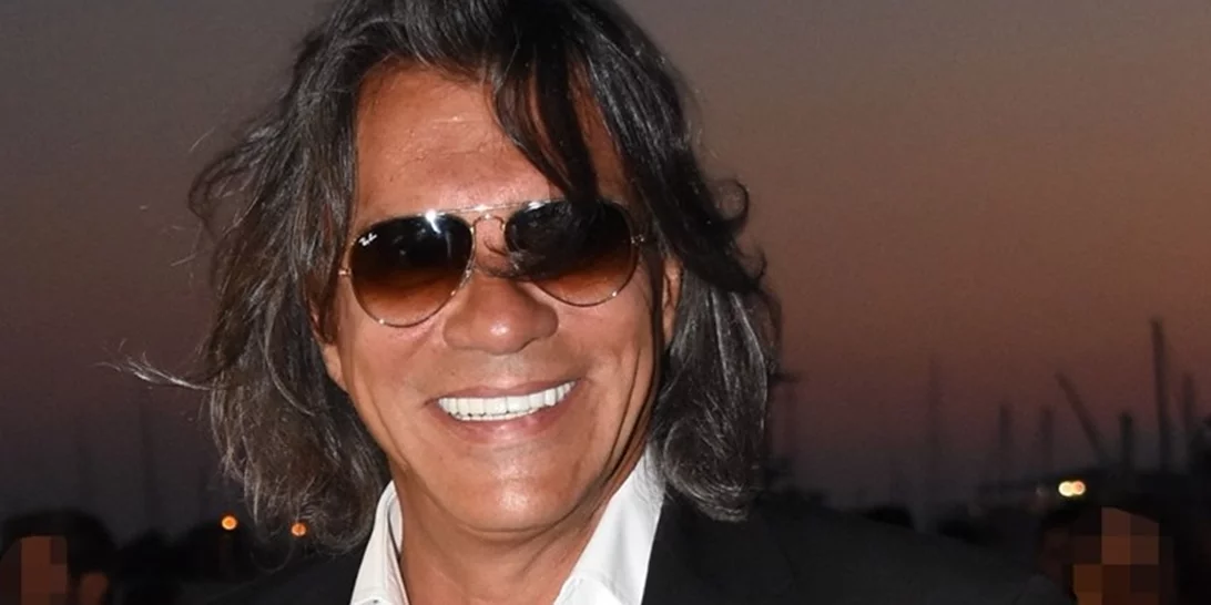 Ο Ηλίας Ψινάκης σε νεανική ηλικία σε διαφήμιση φραπέ - Μόλις 22 ετών