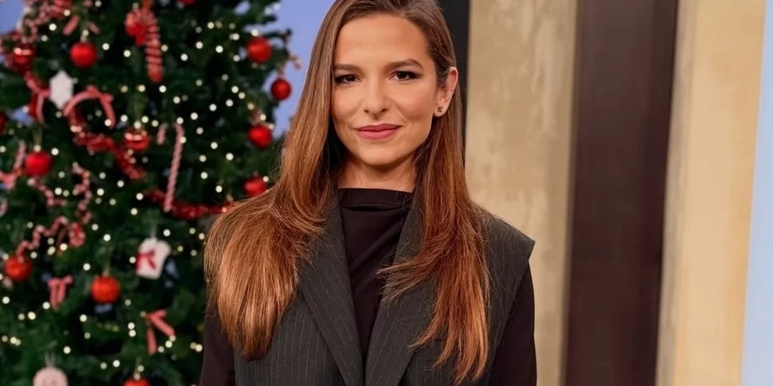 Η Εριέττα Κούρκουλου Λάτση με μίνι φούστα | Πώς μπορείς να τη φορέσεις από το πρωί μέχρι το βράδυ