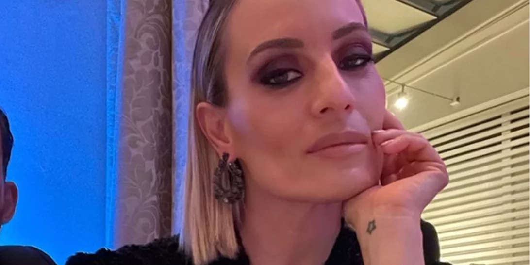 Ελεονώρα Μελέτη | Η εντυπωσιακή εμφάνιση στον γάμο της κουνιάδας της, με τον Θοδωρή Μαροσούλη και την κόρη τους