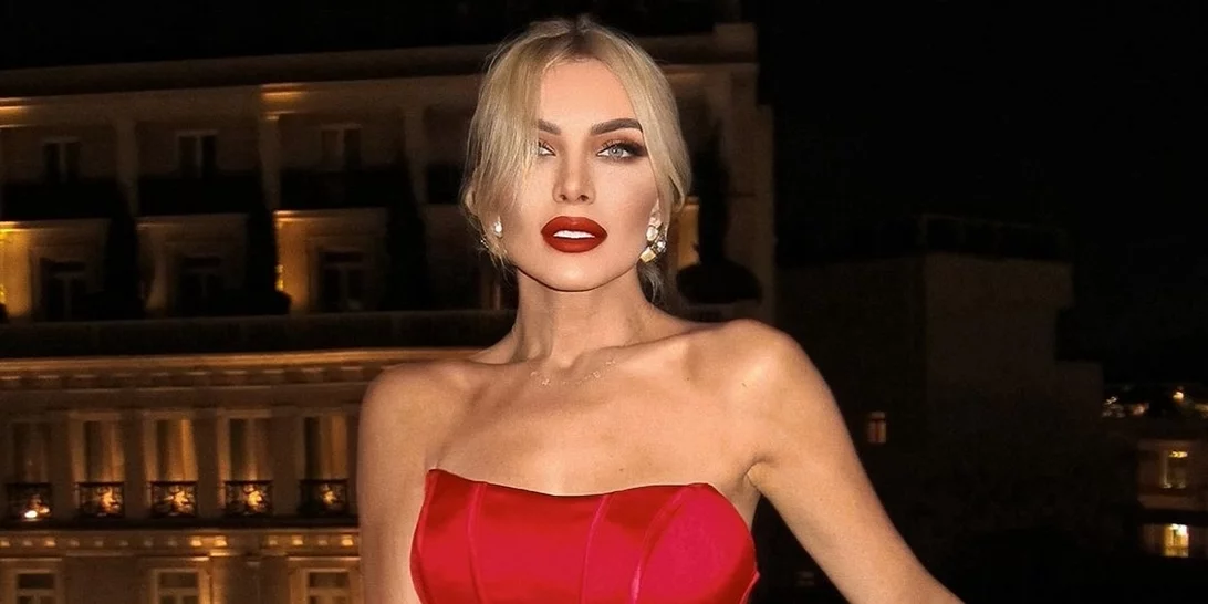 Το φλογερό κόκκινο φόρεμα της Κατερίνας Καινούργιου σου δίνει έμπνευση για το τι να φορέσεις σε ένα date night