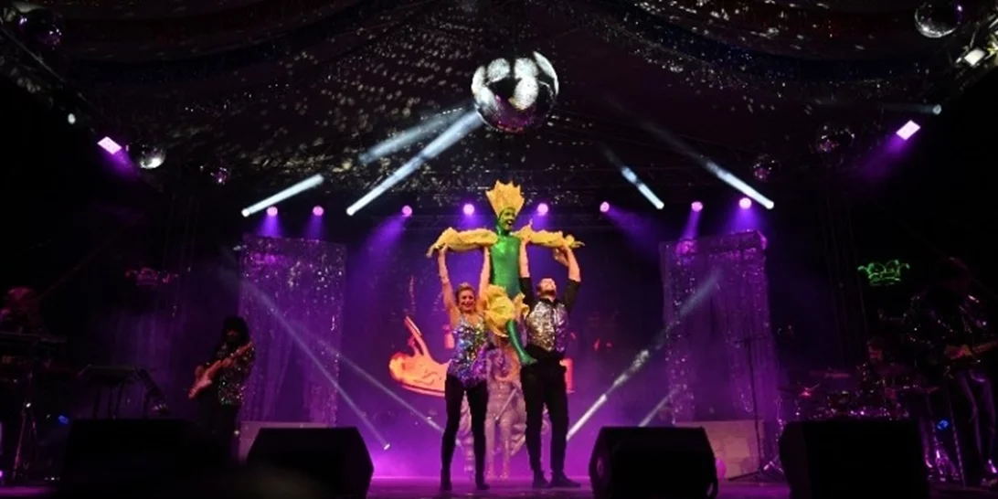 Με μία εντυπωσιακή τελετή έναρξης ξεκίνησε και επίσημα το πατρινό καρναβάλι